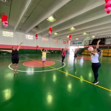As aulas para adultos e idosos começaram na última semana na Vila Olímpica da Mangueira - Divulgação